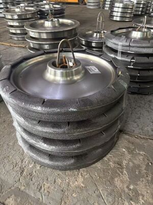 acheter 42CrMo roues de chemin de fer forgées 900 ∼ 1250 mm pour les systèmes ferroviaires miniers et lourds online manufacture