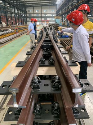 Rail en acier lourd U71Mn 43KG pour chemin de fer